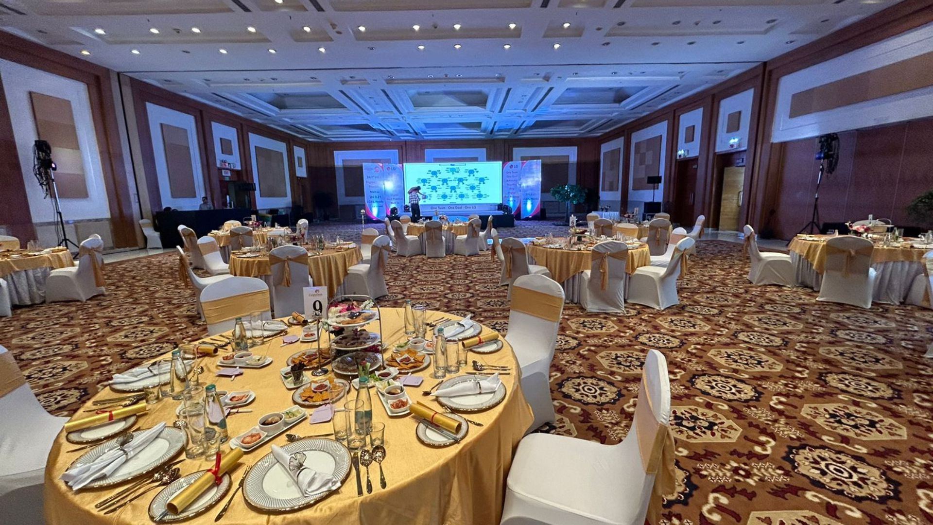 You are currently viewing From Boardrooms to Banquets: How ExpoInn Redefines Corporate Events