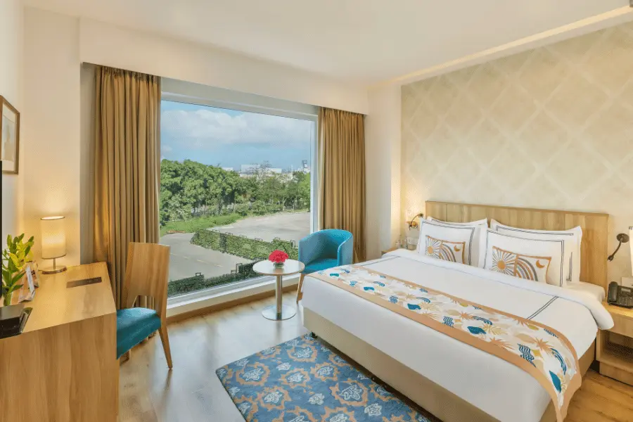 hotels near india expo mart noida