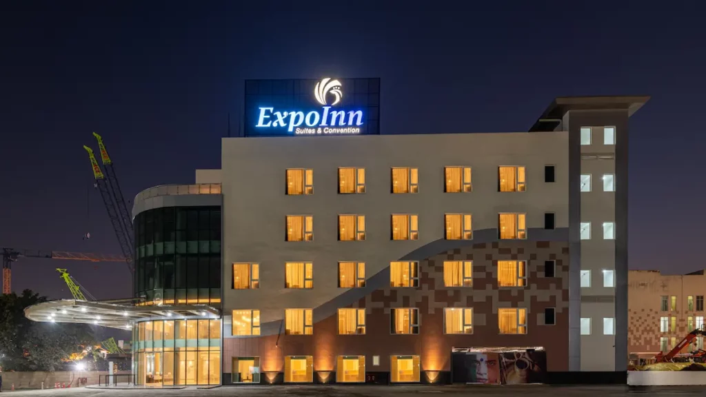 Full front facing view of ExpoInn hotel.